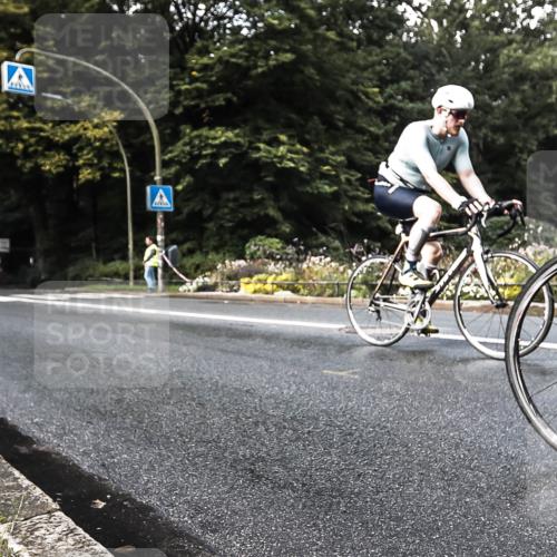 13.09.2026 - Stadtparktriathlon H.Heesch http://msf.ph/oto/10280356 13.09.2026 10:40:11 Radfahren 461, 472, 533, 559 meine-sportfotos.de