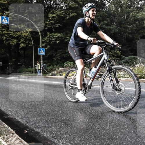 13.09.2026 - Stadtparktriathlon H.Heesch http://msf.ph/oto/10280399 13.09.2026 10:41:13 Radfahren 348, 357, 409, 489 meine-sportfotos.de
