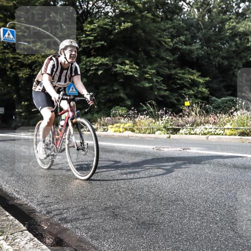 13.09.2026 - Stadtparktriathlon H.Heesch http://msf.ph/oto/10280435 13.09.2026 10:41:41 Radfahren 368, 431, 554, 586 meine-sportfotos.de