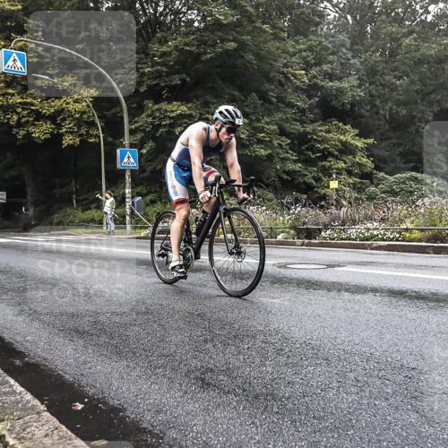 13.09.2026 - Stadtparktriathlon H.Heesch http://msf.ph/oto/10280448 13.09.2026 09:13:31 Radfahren 20, 32, 92, 141 meine-sportfotos.de