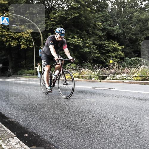 13.09.2026 - Stadtparktriathlon H.Heesch http://msf.ph/oto/10280452 13.09.2026 10:41:55 Radfahren 283, 562 meine-sportfotos.de