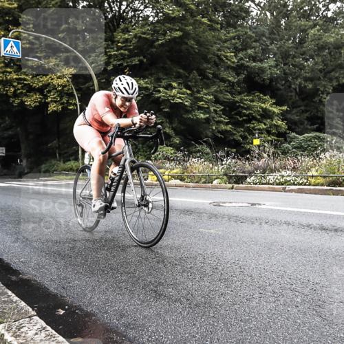 13.09.2026 - Stadtparktriathlon H.Heesch http://msf.ph/oto/10280459 13.09.2026 10:42:06 Radfahren 421, 447 meine-sportfotos.de