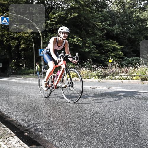 13.09.2026 - Stadtparktriathlon H.Heesch http://msf.ph/oto/10280501 13.09.2026 10:42:57 Radfahren 276, 380, 444, 542 meine-sportfotos.de