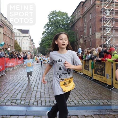 13.09.2026 - Kiel Lauf Yannick Fuchs http://msf.ph/oto/10280559 13.09.2026 08:53:53 Ziel 120, 193, 258, 262, 1332, 1529, 1823, 2122, 2141, 2447, 3234, 4607, 4791, 5432, 6267, 6628, 6702, 6733, 7341, 7815, 8006, 8332, 9266, 10726, 11170, 12511, 12711, 347, 888, 1149, 1159, 1332, 1919, 2016, 2570, 2614, 2743, 3210, 3328, 3419, 4291, 5120, 5177, 5284, 5344, 5455, 6004, 6702, 6846, 6894, 6979, 7170, 7240, 7635, 7875, 8024, 8095, 8525, 8671, 8857, 8947, 8968, 9410, 9816, 10122, 10997, 11185, 11455, 11593, 11830, 12168, 12548, 12828, 488, 7875 meine-sportfotos.de