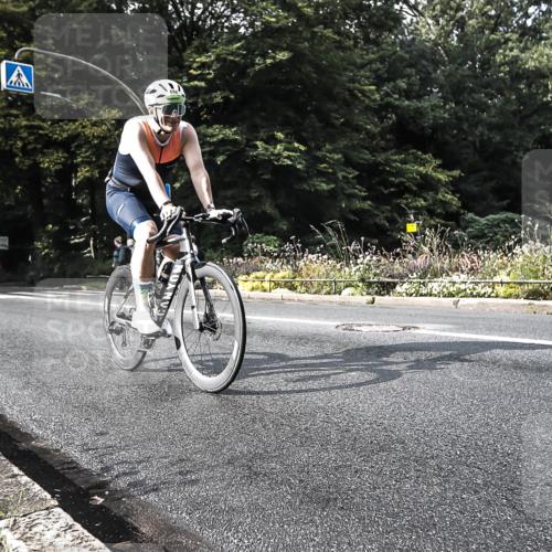 13.09.2026 - Stadtparktriathlon H.Heesch http://msf.ph/oto/10280563 13.09.2026 10:43:50 Radfahren 408, 556 meine-sportfotos.de