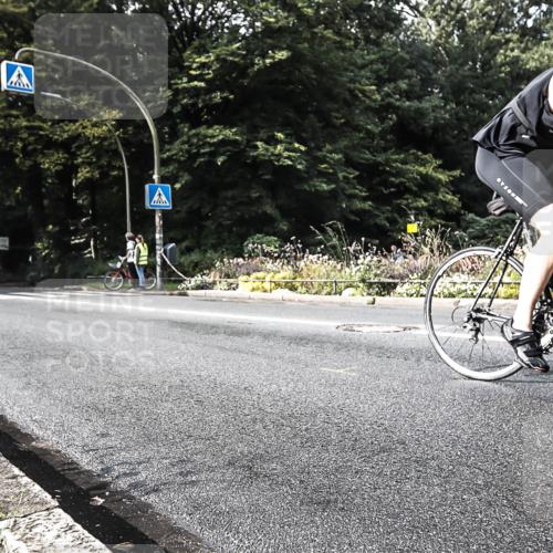 13.09.2026 - Stadtparktriathlon H.Heesch http://msf.ph/oto/10280570 13.09.2026 10:44:01 Radfahren 528, 536, 581 meine-sportfotos.de