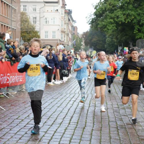 13.09.2026 - Kiel Lauf Yannick Fuchs http://msf.ph/oto/10280602 13.09.2026 08:53:58 Ziel 120, 193, 258, 262, 1244, 1529, 1823, 2122, 2141, 2324, 4607, 4791, 4956, 5432, 5586, 6267, 6628, 6733, 7341, 7815, 8006, 8332, 9266, 9880, 10726, 12663, 12711, 12829, 347, 888, 1149, 1159, 1332, 2016, 2447, 2570, 2614, 3210, 3234, 3328, 4291, 5120, 5177, 5344, 5455, 6004, 6628, 6702, 6846, 6894, 6979, 7240, 7635, 8024, 8525, 8671, 8857, 8947, 8968, 9410, 9816, 10122, 10997, 11170, 11185, 11455, 11593, 11830, 12511, 12548, 12828, 488, 1463, 2610, 4059, 7875 meine-sportfotos.de