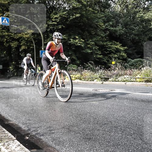 13.09.2026 - Stadtparktriathlon H.Heesch http://msf.ph/oto/10280627 13.09.2026 10:44:34 Radfahren 383, 405, 445, 454 meine-sportfotos.de