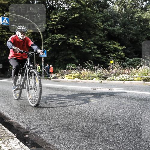 13.09.2026 - Stadtparktriathlon H.Heesch http://msf.ph/oto/10280642 13.09.2026 10:44:39 Radfahren 277, 347, 454 meine-sportfotos.de