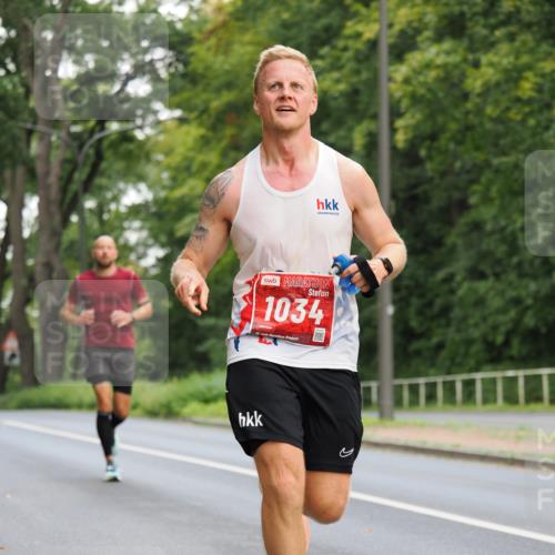 13.09.2026 - 21. swb-Marathon Bremen TobiasT http://msf.ph/oto/10280680 13.09.2026 11:39:04 Laufen 1034 meine-sportfotos.de