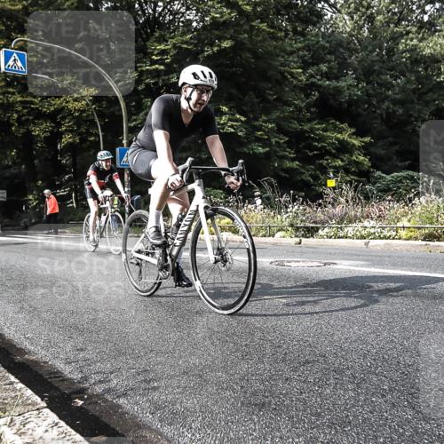 13.09.2026 - Stadtparktriathlon H.Heesch http://msf.ph/oto/10280702 13.09.2026 10:44:58 Radfahren 389, 483, 527, 568, 579 meine-sportfotos.de