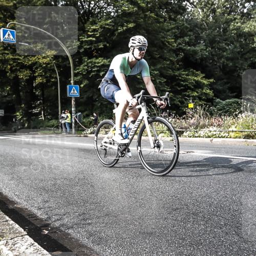 13.09.2026 - Stadtparktriathlon H.Heesch http://msf.ph/oto/10280767 13.09.2026 10:45:20 Radfahren 398, 434, 490, 519 meine-sportfotos.de