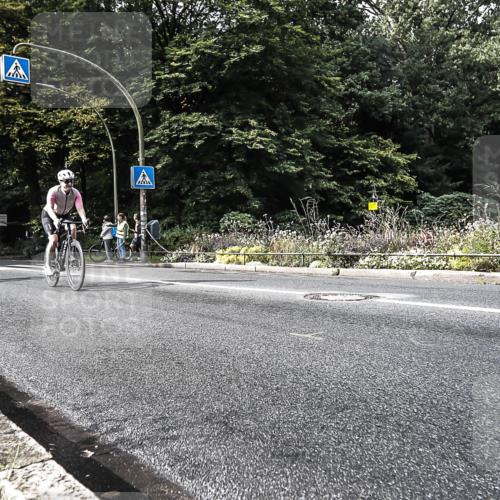 13.09.2026 - Stadtparktriathlon H.Heesch http://msf.ph/oto/10280832 13.09.2026 10:45:38 Radfahren 385, 427, 433, 460, 494 meine-sportfotos.de