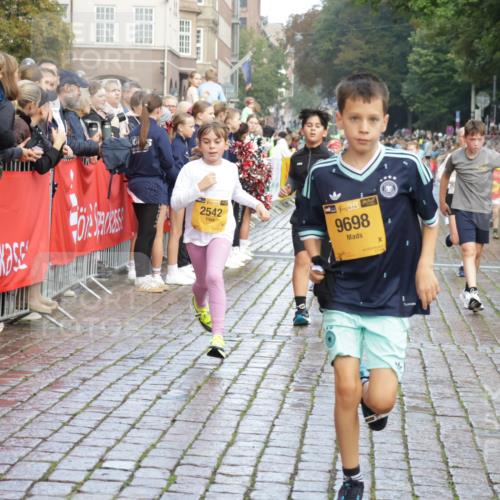 13.09.2026 - Kiel Lauf Yannick Fuchs http://msf.ph/oto/10280833 13.09.2026 08:54:18 Ziel 488, 1218, 1463, 1540, 2489, 2610, 2742, 4059, 4494, 4618, 4717, 4731, 5041, 5236, 6030, 6134, 6214, 6618, 7470, 8545, 9291, 9447, 9714, 10920, 11468, 11672, 11840, 120, 193, 258, 262, 488, 1244, 1332, 1529, 1823, 2122, 2141, 2324, 2447, 2489, 3234, 4607, 4791, 4956, 5236, 5432, 5586, 5993, 6267, 6628, 6702, 6733, 7341, 7470, 7815, 8006, 8332, 9266, 9850, 9880, 10726, 10775, 10868, 11170, 12111, 12112, 12511, 12663, 12711, 12829, 241, 3211, 3896, 3936 meine-sportfotos.de