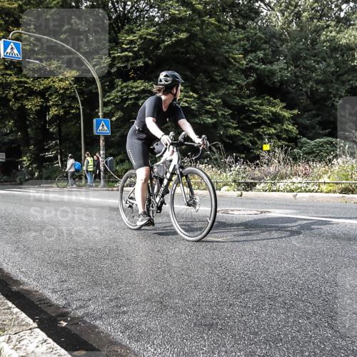 13.09.2026 - Stadtparktriathlon H.Heesch http://msf.ph/oto/10280858 13.09.2026 10:45:43 Radfahren 248, 414, 427, 494, 563 meine-sportfotos.de