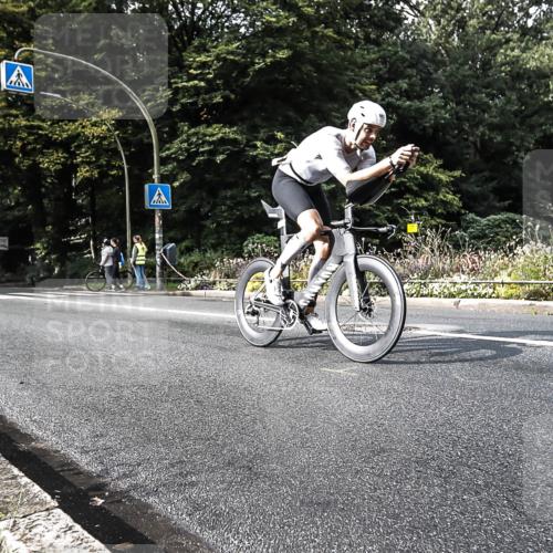 13.09.2026 - Stadtparktriathlon H.Heesch http://msf.ph/oto/10280870 13.09.2026 10:45:45 Radfahren 248, 414, 563 meine-sportfotos.de