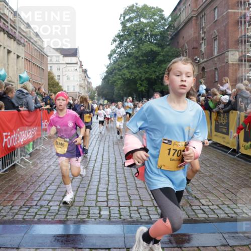 13.09.2026 - Kiel Lauf Yannick Fuchs http://msf.ph/oto/10280917 13.09.2026 08:54:26 Ziel 241, 1218, 2610, 2742, 3211, 3896, 3936, 4419, 4494, 4731, 5041, 5462, 5693, 6030, 6214, 6618, 6740, 6945, 7055, 8110, 8111, 8545, 9447, 9714, 10920, 10937, 11468, 11656, 11840, 120, 193, 258, 262, 488, 1244, 1463, 1529, 1540, 1823, 2122, 2141, 2324, 2489, 2610, 4059, 4618, 4717, 4791, 4956, 5236, 5432, 5586, 5993, 6134, 6733, 7341, 7470, 7815, 8006, 8332, 9291, 9850, 9880, 10726, 10775, 10868, 11468, 11672, 11840, 12111, 12112, 12663, 12711, 12829, 159, 1701, 2139 meine-sportfotos.de