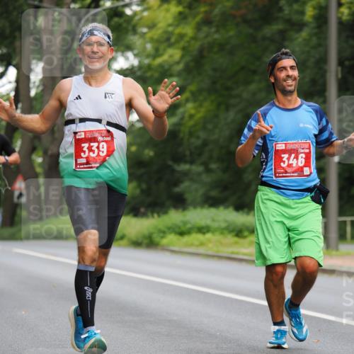 13.09.2026 - 21. swb-Marathon Bremen TobiasT http://msf.ph/oto/10280944 13.09.2026 11:39:46 Laufen 339, 0521, 346, 21 meine-sportfotos.de