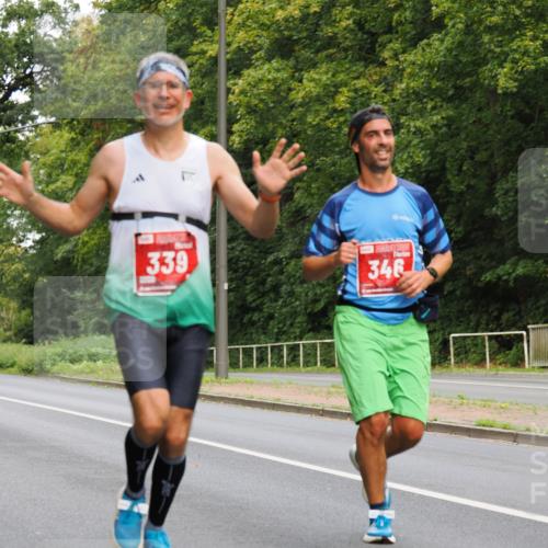 13.09.2026 - 21. swb-Marathon Bremen TobiasT http://msf.ph/oto/10280949 13.09.2026 11:39:48 Laufen 339, 346 meine-sportfotos.de