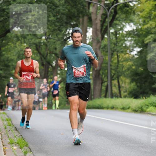 13.09.2026 - 21. swb-Marathon Bremen TobiasT http://msf.ph/oto/10280992 13.09.2026 11:40:03 Laufen 1748 meine-sportfotos.de