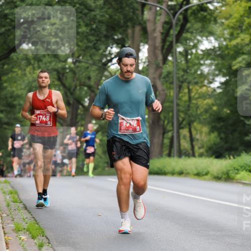 13.09.2026 - 21. swb-Marathon Bremen TobiasT http://msf.ph/oto/10280997 13.09.2026 11:40:03 Laufen 1748 meine-sportfotos.de
