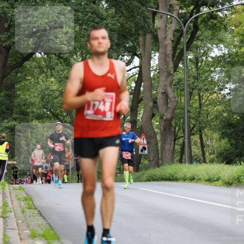 13.09.2026 - 21. swb-Marathon Bremen TobiasT http://msf.ph/oto/10281003 13.09.2026 11:40:06 Laufen 11748, 862, 12494 meine-sportfotos.de