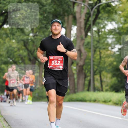 13.09.2026 - 21. swb-Marathon Bremen TobiasT http://msf.ph/oto/10281019 13.09.2026 11:40:15 Laufen 0048, 862 meine-sportfotos.de