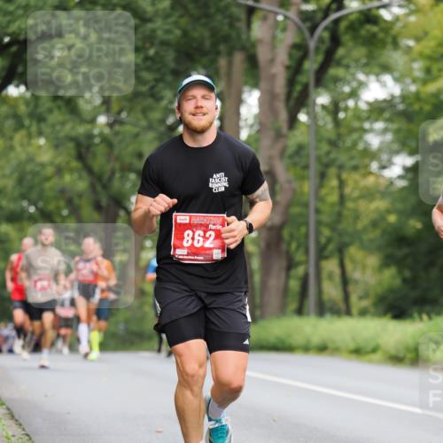 13.09.2026 - 21. swb-Marathon Bremen TobiasT http://msf.ph/oto/10281029 13.09.2026 11:40:15 Laufen 862, 21, 26 meine-sportfotos.de