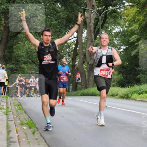 13.09.2026 - 21. swb-Marathon Bremen TobiasT http://msf.ph/oto/10281078 13.09.2026 11:40:32 Laufen 220, 1780, 2055 meine-sportfotos.de