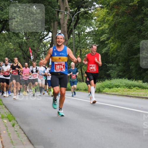 13.09.2026 - 21. swb-Marathon Bremen TobiasT http://msf.ph/oto/10281126 13.09.2026 11:40:41 Laufen 195, 382, 17, 603, 1930, 1614, 697, 1970 meine-sportfotos.de