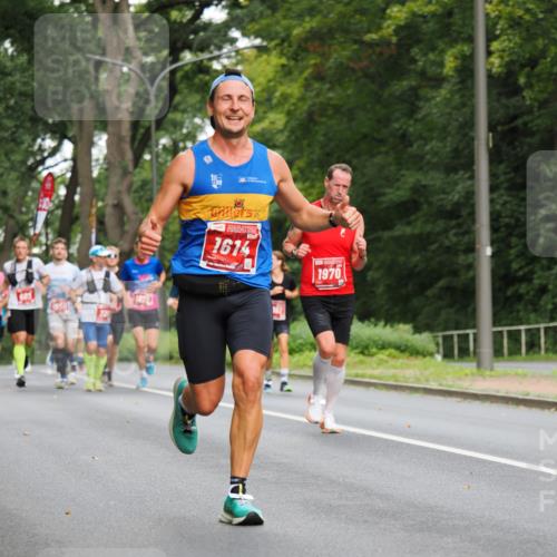 13.09.2026 - 21. swb-Marathon Bremen TobiasT http://msf.ph/oto/10281135 13.09.2026 11:40:42 Laufen 1614, 1970 meine-sportfotos.de