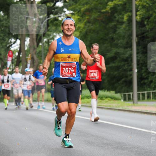 13.09.2026 - 21. swb-Marathon Bremen TobiasT http://msf.ph/oto/10281139 13.09.2026 11:40:42 Laufen 1614, 1970 meine-sportfotos.de