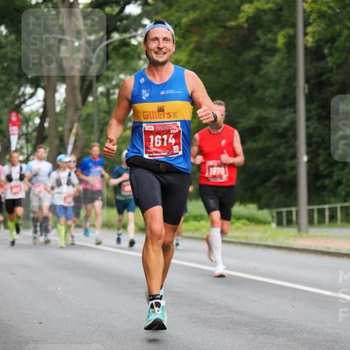 13.09.2026 - 21. swb-Marathon Bremen TobiasT http://msf.ph/oto/10281145 13.09.2026 11:40:42 Laufen 1614, 1970 meine-sportfotos.de