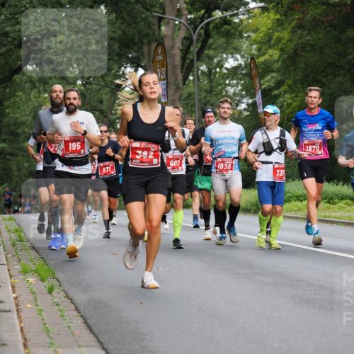 13.09.2026 - 21. swb-Marathon Bremen TobiasT http://msf.ph/oto/10281154 13.09.2026 11:40:45 Laufen 77, 195, 382, 14710975, 603, 671, 1930, 735, 1879 meine-sportfotos.de