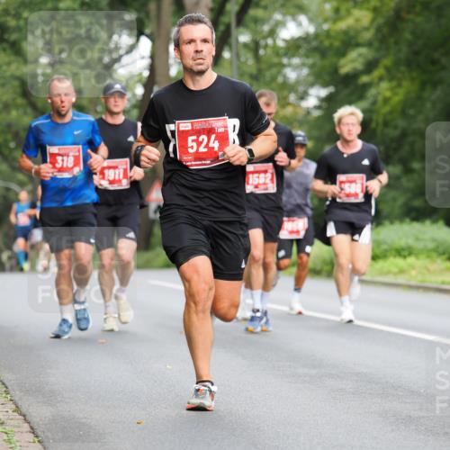 13.09.2026 - 21. swb-Marathon Bremen TobiasT http://msf.ph/oto/10281237 13.09.2026 11:41:11 Laufen 318, 1911, 524, 1582, 580 meine-sportfotos.de