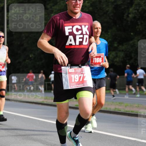 13.09.2026 - 21. swb-Marathon Bremen TobiasT http://msf.ph/oto/10281291 13.09.2026 11:50:08 Laufen 1972, 21, 26, 1166 meine-sportfotos.de
