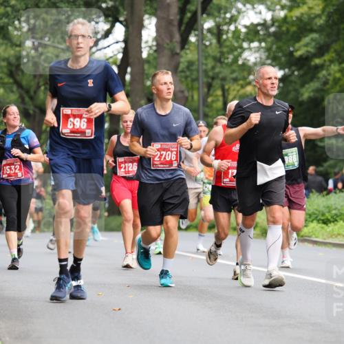 13.09.2026 - 21. swb-Marathon Bremen TobiasT http://msf.ph/oto/10281320 13.09.2026 11:51:06 Laufen 5155, 1532, 696, 2126, 2706, 17, 986 meine-sportfotos.de