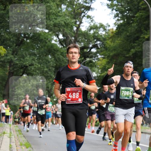 13.09.2026 - 21. swb-Marathon Bremen TobiasT http://msf.ph/oto/10281351 13.09.2026 11:53:19 Laufen 488, 1244, 21, 20, 275, 7064, 1 meine-sportfotos.de