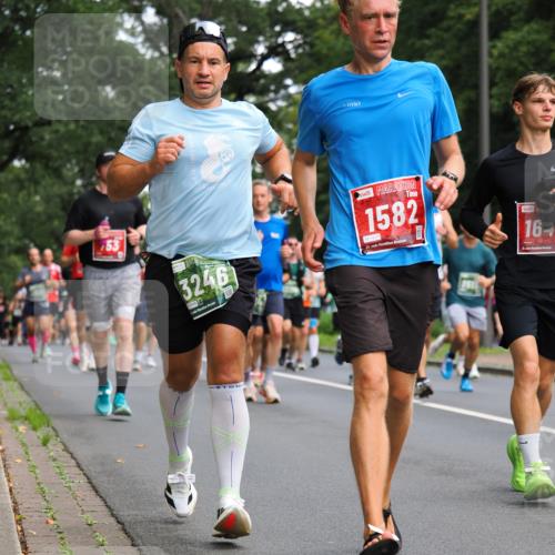 13.09.2026 - 21. swb-Marathon Bremen TobiasT http://msf.ph/oto/10281405 13.09.2026 11:55:06 Laufen 3246, 6448, 1582, 120, 21, 16, 1, 21 meine-sportfotos.de