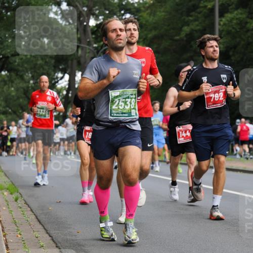 13.09.2026 - 21. swb-Marathon Bremen TobiasT http://msf.ph/oto/10281411 13.09.2026 11:55:12 Laufen 333, 16, 2538, 21, 144, 762 meine-sportfotos.de