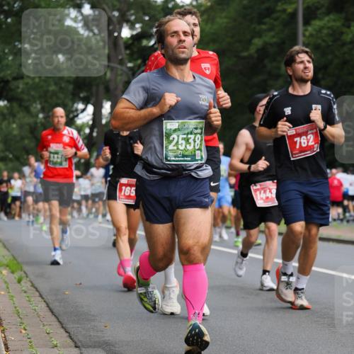 13.09.2026 - 21. swb-Marathon Bremen TobiasT http://msf.ph/oto/10281418 13.09.2026 11:55:12 Laufen 165, 29, 2538, 21, 1449, 762 meine-sportfotos.de