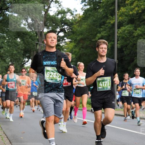 13.09.2026 - 21. swb-Marathon Bremen TobiasT http://msf.ph/oto/10281492 13.09.2026 11:55:34 Laufen 260, 1207, 9260, 91, 4171, 21, 4777, 4128, 113 meine-sportfotos.de