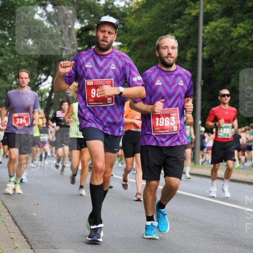 13.09.2026 - 21. swb-Marathon Bremen TobiasT http://msf.ph/oto/10281521 13.09.2026 11:55:41 Laufen 394, 98, 21, 1963, 21, 4898 meine-sportfotos.de