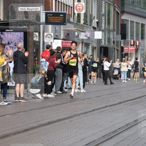 13.09.2026 - 21. swb-Marathon Bremen Strokosch-Dieckow http://msf.ph/oto/10281545 13.09.2026 10:28:08 Ziel 12272, 13501, 13515, 13547, 13567, 13635, 13501 meine-sportfotos.de