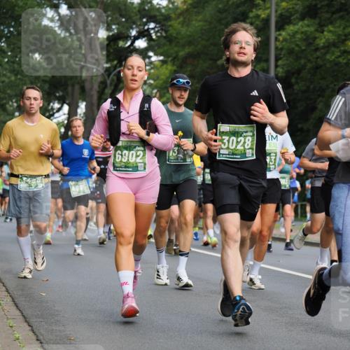 13.09.2026 - 21. swb-Marathon Bremen TobiasT http://msf.ph/oto/10281553 13.09.2026 11:55:53 Laufen 4895, 6902, 3028, 6123, 21 meine-sportfotos.de