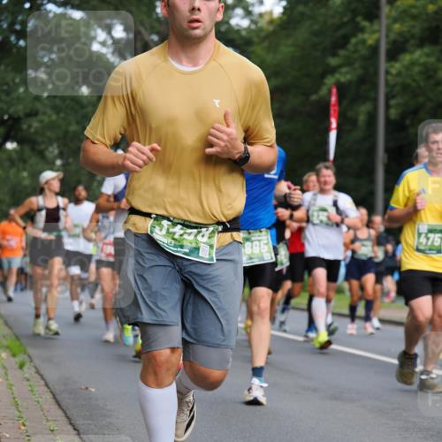 13.09.2026 - 21. swb-Marathon Bremen TobiasT http://msf.ph/oto/10281571 13.09.2026 11:55:55 Laufen 895, 4757 meine-sportfotos.de