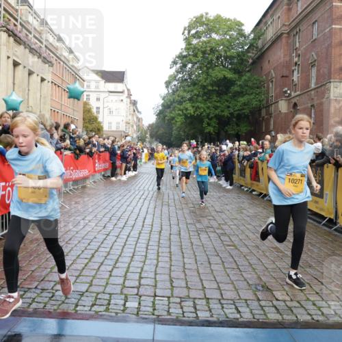 13.09.2026 - Kiel Lauf Yannick Fuchs http://msf.ph/oto/10281608 13.09.2026 08:55:22 Ziel 114, 589, 1106, 1109, 1297, 1489, 2023, 2026, 2272, 2932, 3218, 3356, 3693, 4359, 4760, 4761, 4966, 5225, 5860, 6268, 7072, 7207, 7222, 7601, 7907, 8027, 8546, 9216, 9344, 10222, 10604, 10716, 11400, 11469, 12219, 471, 495, 561, 744, 820, 889, 1450, 1768, 2699, 2770, 2773, 3219, 3863, 4069, 4227, 4348, 4828, 5212, 6206, 6570, 6607, 7917, 9163, 10279, 10447, 10817, 10822, 11071, 11133, 11235, 11330, 11464, 11470, 11573, 11780, 12349, 329, 1952, 2453, 561, 820 meine-sportfotos.de