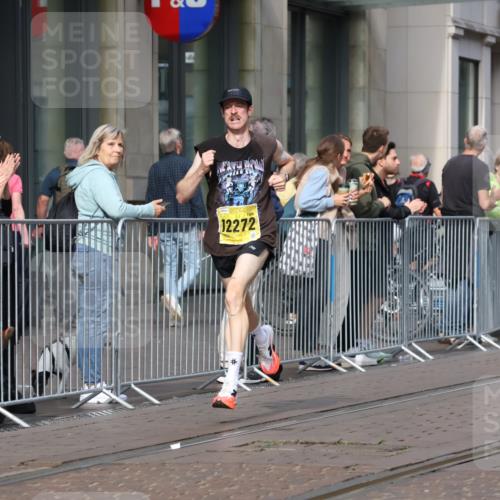 13.09.2026 - 21. swb-Marathon Bremen Strokosch-Dieckow http://msf.ph/oto/10281619 13.09.2026 10:28:20 Ziel 13515, 13547, 13567, 13593, 13624, 13635, 12272, 13501 meine-sportfotos.de
