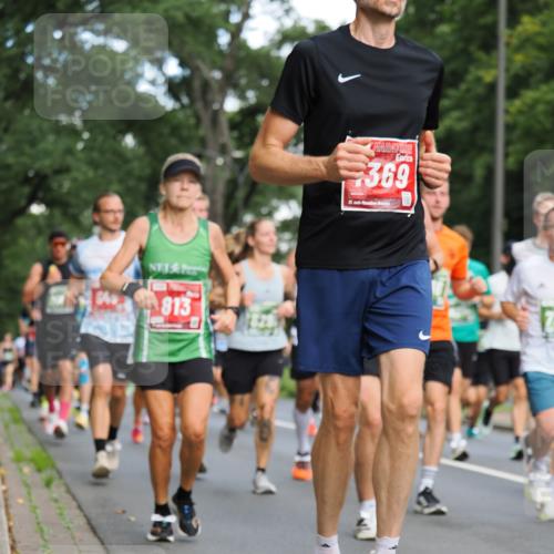 13.09.2026 - 21. swb-Marathon Bremen TobiasT http://msf.ph/oto/10281628 13.09.2026 11:56:17 Laufen 813, 369 meine-sportfotos.de