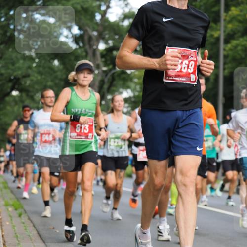 13.09.2026 - 21. swb-Marathon Bremen TobiasT http://msf.ph/oto/10281632 13.09.2026 11:56:17 Laufen 646, 813, 69, 21, 26 meine-sportfotos.de